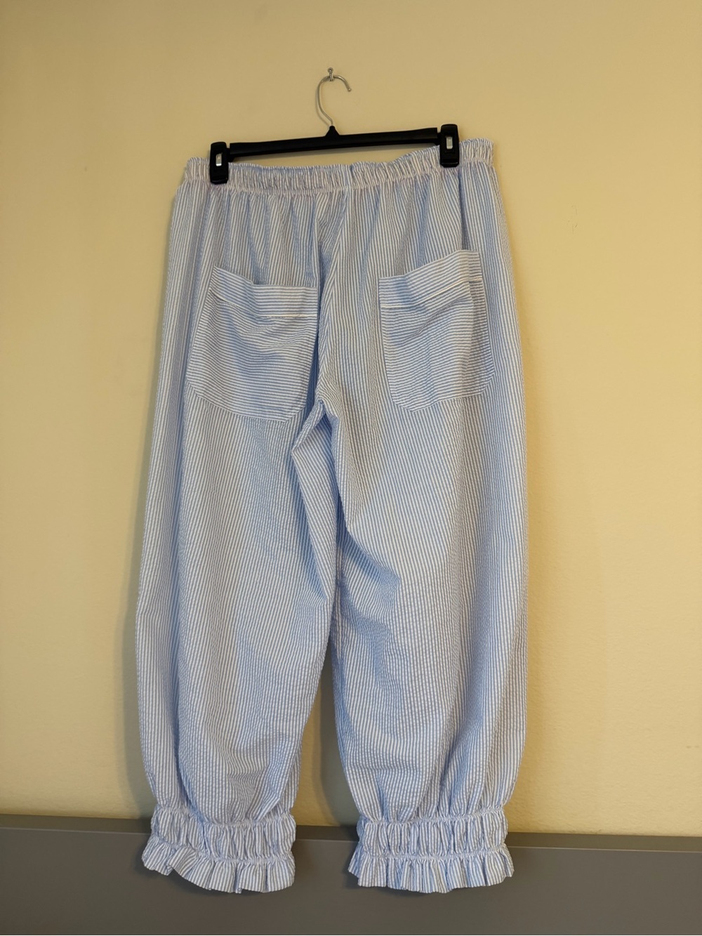 Intimately Free People Seersucker Stripe Bloomers Pants L Blue Ruffle Hem - Picture 2 of 7